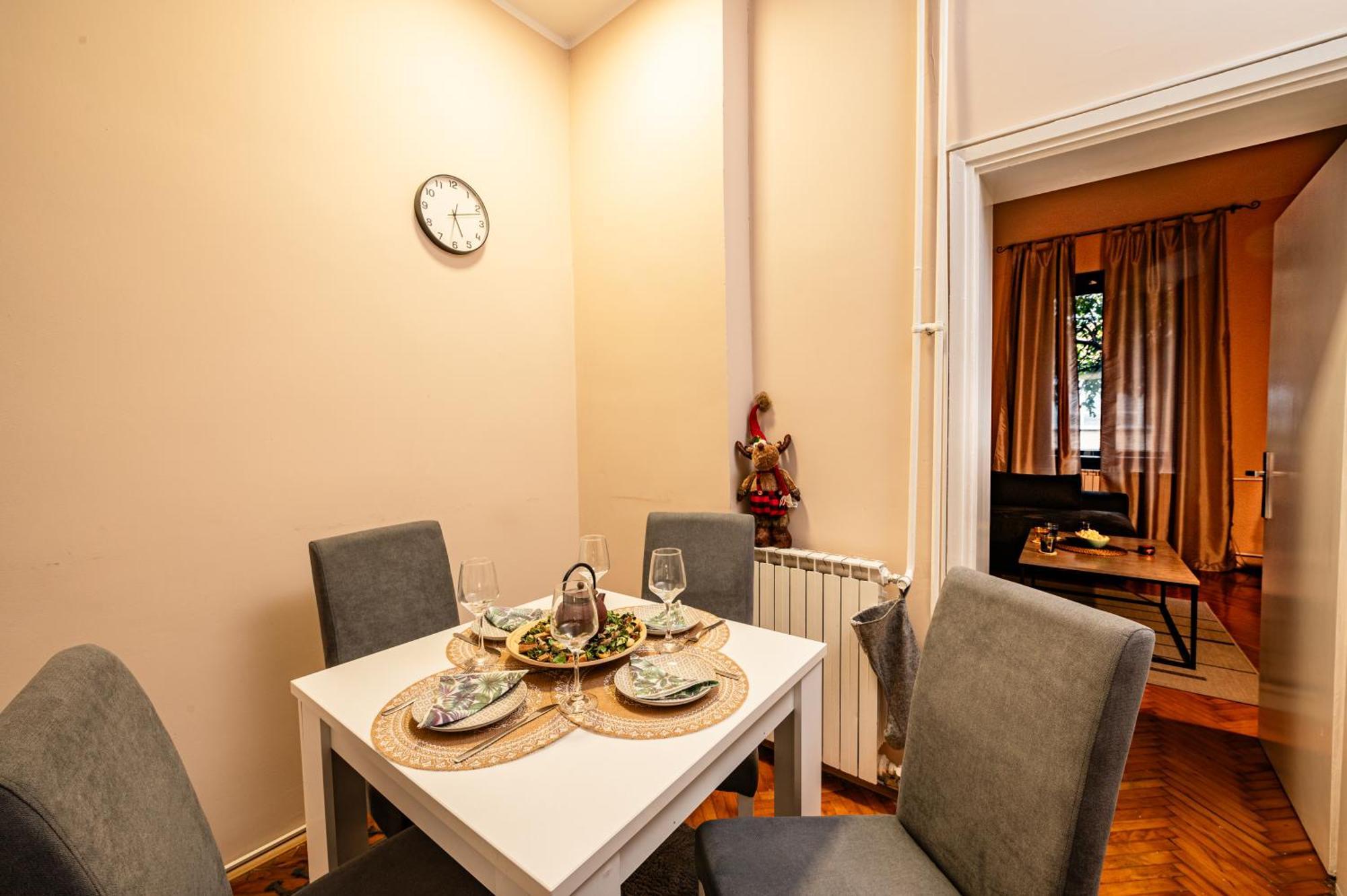 Cozy Apartment In City Center Belgrád Kültér fotó
