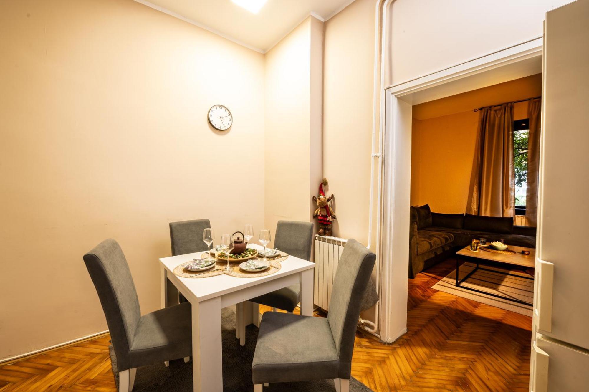 Cozy Apartment In City Center Belgrád Kültér fotó